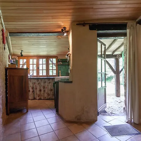 Holiday home In Les Eyzies De Tayac Sireuil With Pool Meyrals