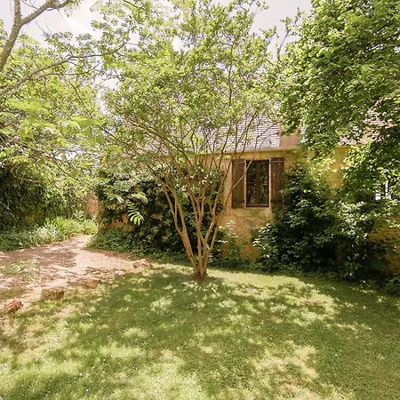 Holiday home In Les Eyzies De Tayac Sireuil With Pool Meyrals