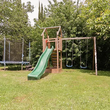 In Les Eyzies De Tayac Sireuil With Pool *