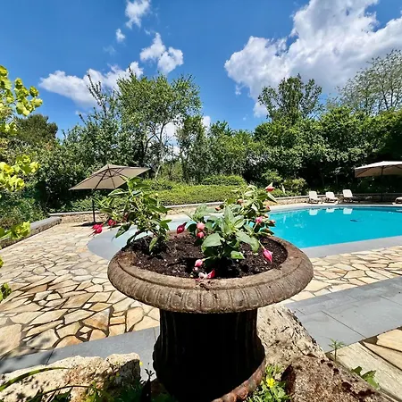 Holiday home In Les Eyzies De Tayac Sireuil With Pool